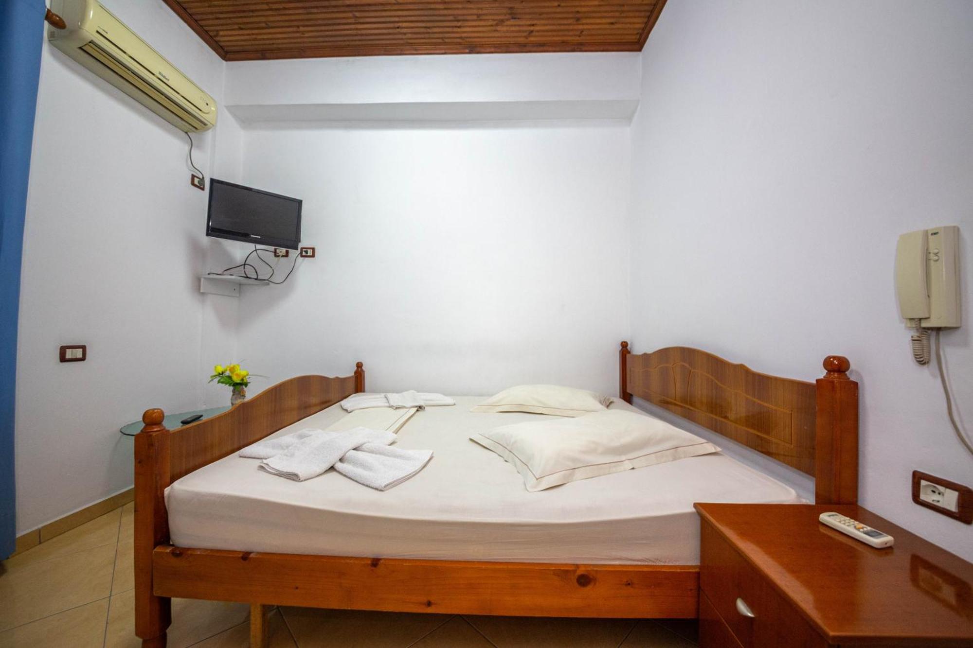 Hotel Shpella Berat Exterior foto
