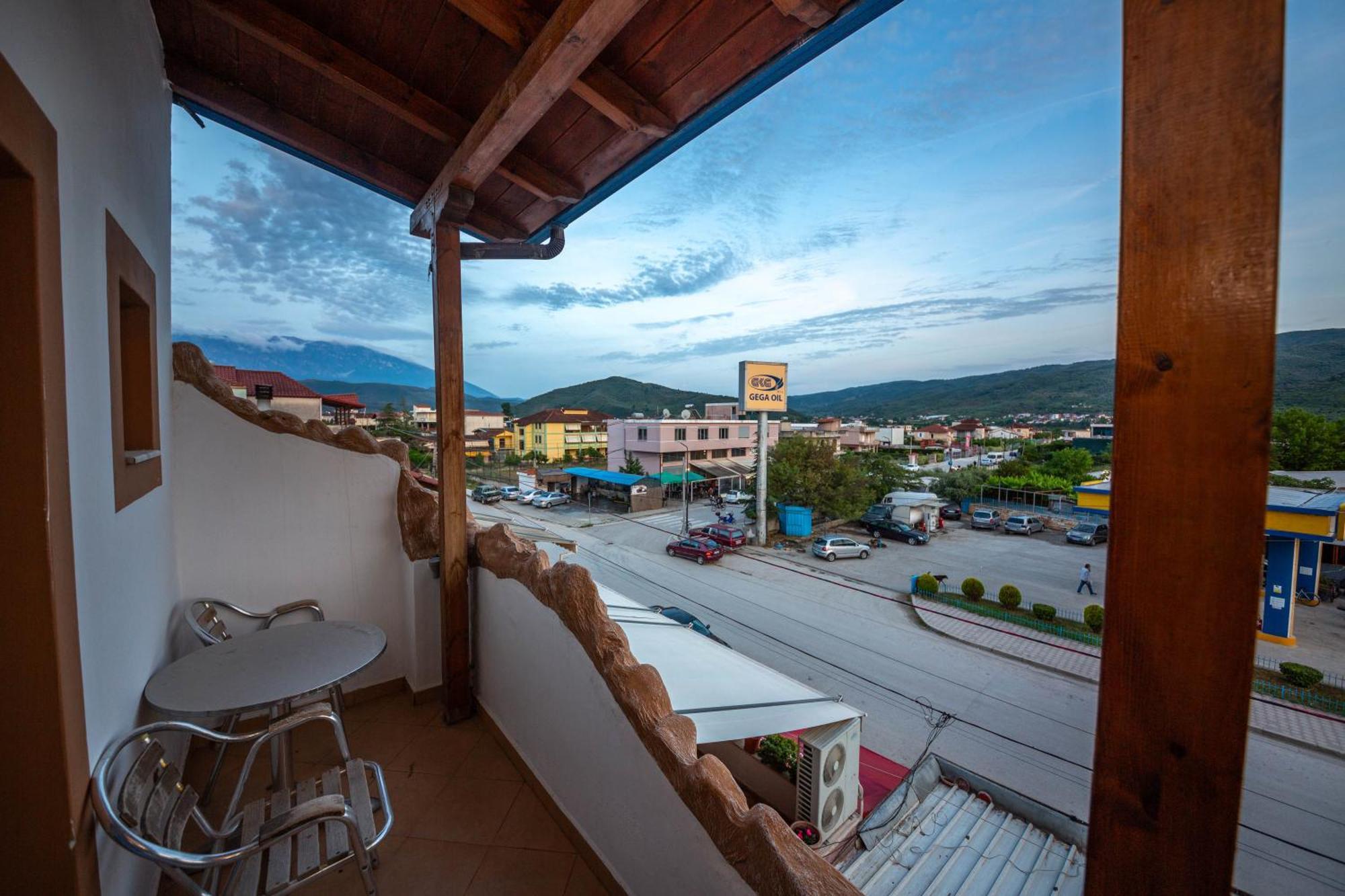 Hotel Shpella Berat Exterior foto
